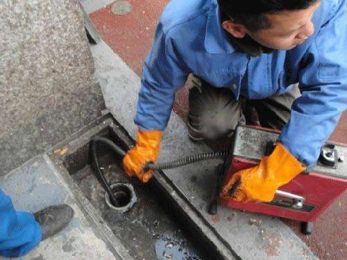 临渭疏通下水道